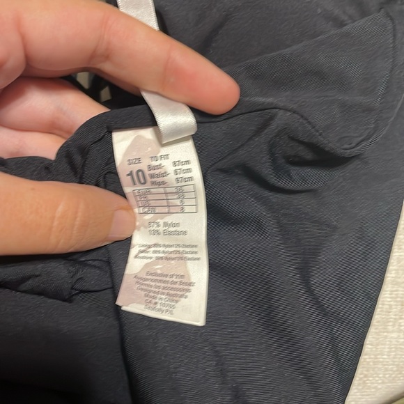 Barely Used in Excellent Condition Seafolly Lace Up Halter Maillot Swimsuit - Picture 7 of 11